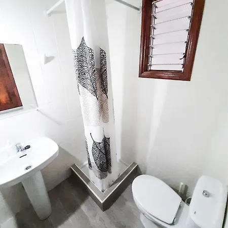 Banana Surf House בית הארחה