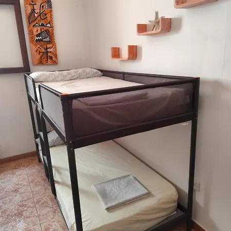 Banana Surf House לוס כריסטיאנוס