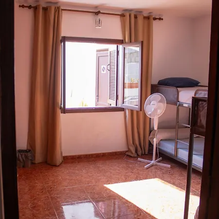 Banana Surf House Guest house *